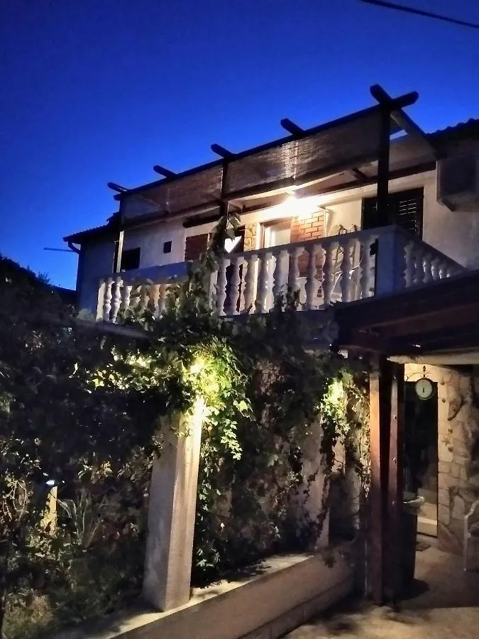 Apartments With A Parking Space Ugljan - 8527 Croatia